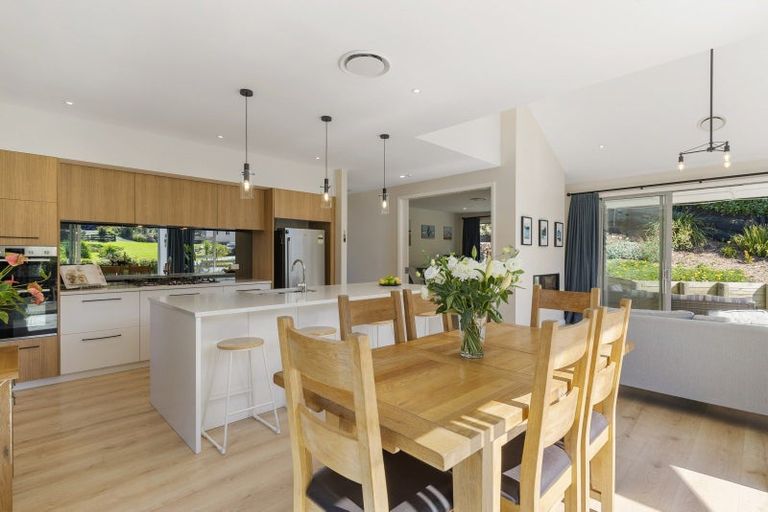 Photo of property in 5b Hobbs Road, Matakatia, Whangaparaoa, 0930