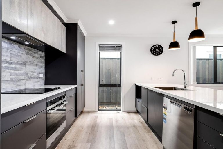 Photo of property in 17 Holmes Hanover Lane, Halswell, Christchurch, 8025