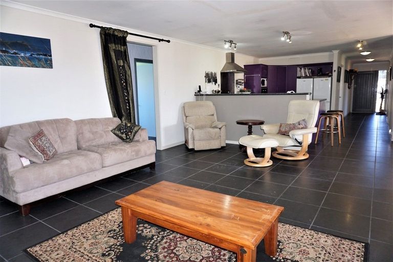 Photo of property in 1 Barclay Grove, Hokio Beach, Levin, 5571