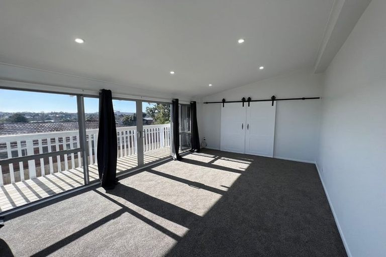 Photo of property in 79 Gossamer Drive, Pakuranga Heights, Auckland, 2010