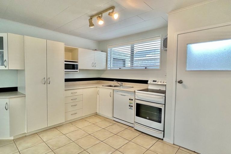Photo of property in 2/40 The Esplanade, Westshore, Napier, 4110