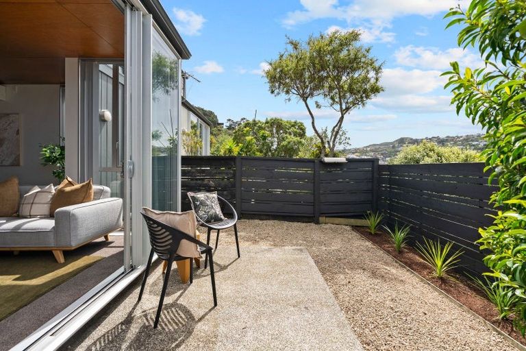 Photo of property in 12/3 Severn Street, Island Bay, Wellington, 6023