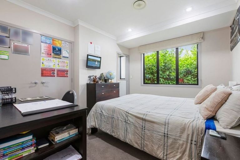 Photo of property in 35 Holdens Road, Henderson, Auckland, 0612