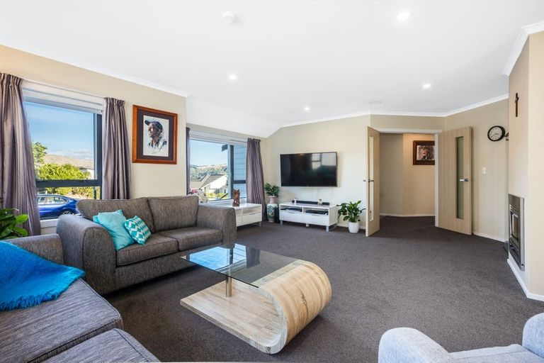 Photo of property in 80 Aotea Drive, Aotea, Porirua, 5024