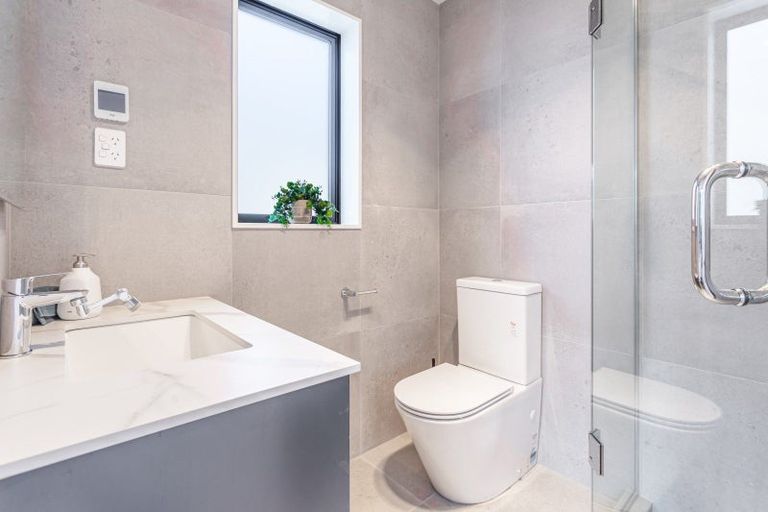 Photo of property in 28 Coast Garden Drive, Hobsonville, Auckland, 0616