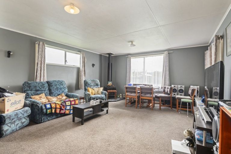 Photo of property in 43 Fox Street, Woodville, 4920