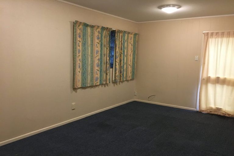 Photo of property in 9 Micawber Place, Mellons Bay, Auckland, 2014