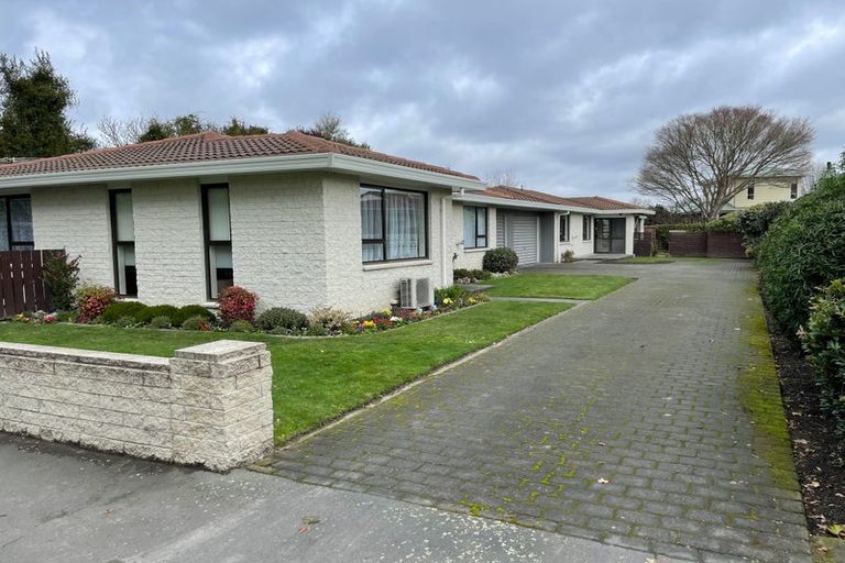 Photo of property in 2/367 Sawyers Arms Road, Harewood, Christchurch, 8051