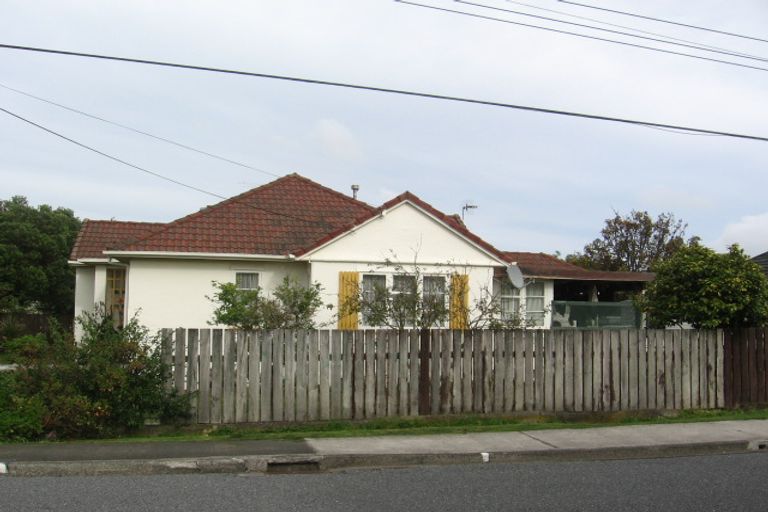 Photo of property in 15 Raymond Terrace, Fairfield, Lower Hutt, 5011