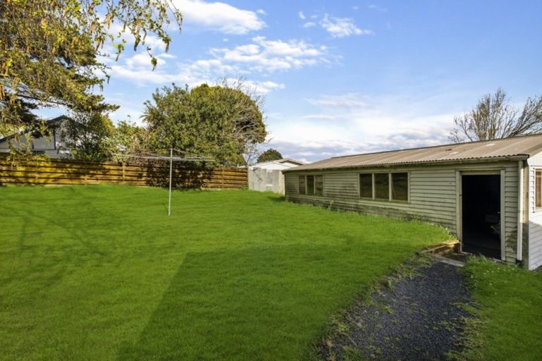 Photo of property in 321 Roscommon Road, Clendon Park, Auckland, 2103