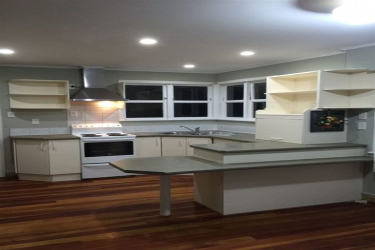 Photo of property in 54 Cramond Drive, Mangere East, Auckland, 2024