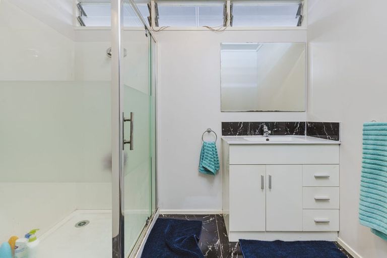 Photo of property in 2/5 Norfolk Place, Papatoetoe, Auckland, 2025