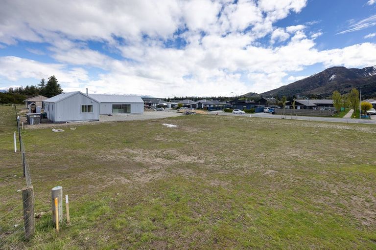 Photo of property in 13 Swan Street, Lake Hawea, 9382