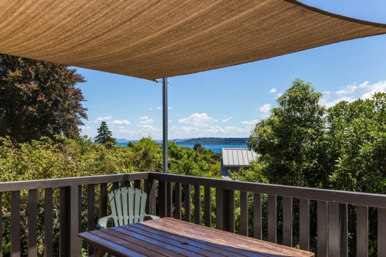 Photo of property in 28 Arrowsmith Avenue, Waipahihi, Taupo, 3330