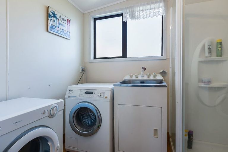 Photo of property in 20 Leslie Road, Cable Bay, 0420