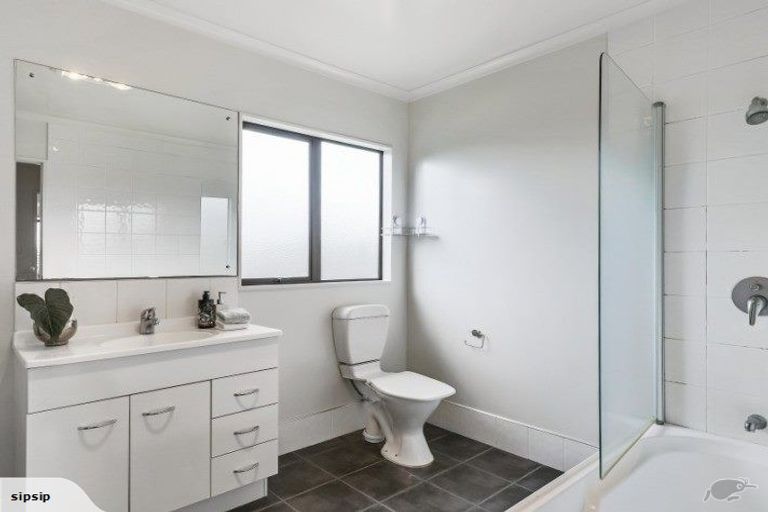 Photo of property in 11 Derg Place, East Tamaki, Auckland, 2013