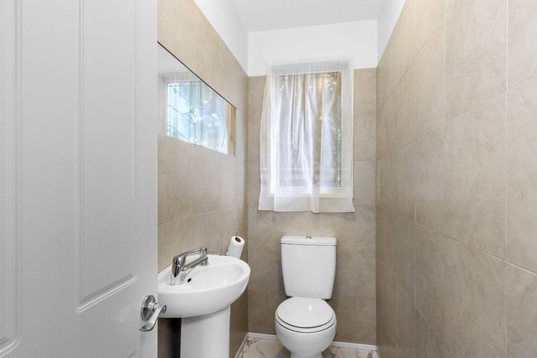 Photo of property in 214 Dyers Pass Road, Cashmere, Christchurch, 8022