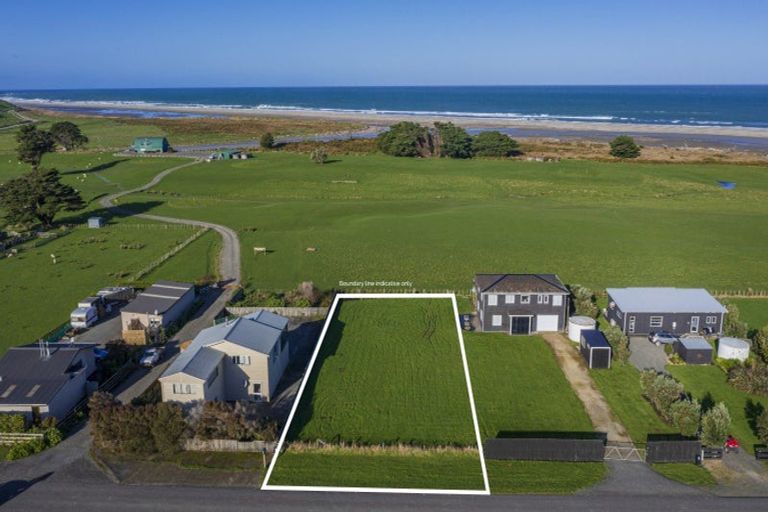 Photo of property in 79 Seaview Road, Herbertville, 4970