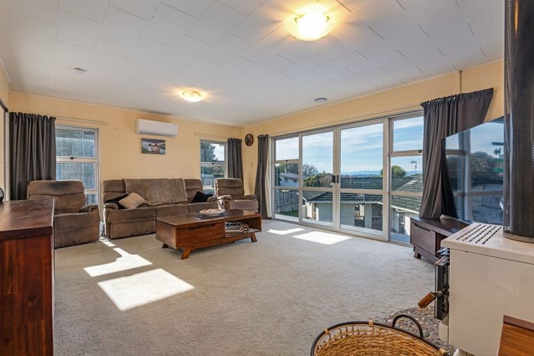 Photo of property in 16 Dalzien Place, Feilding, 4702