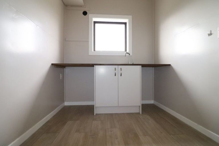 Photo of property in 2 Thistle Street, Gore, 9710