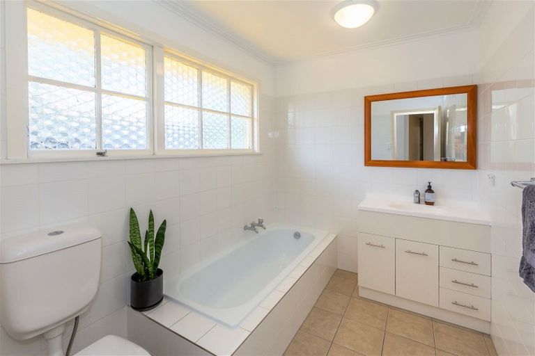 Photo of property in 1/2a Woodbridge Road, Cashmere, Christchurch, 8022
