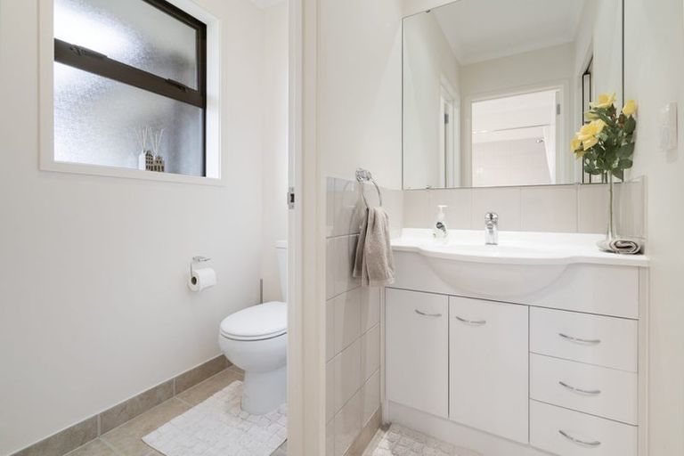 Photo of property in 31a Archibald Road, Kelston, Auckland, 0602