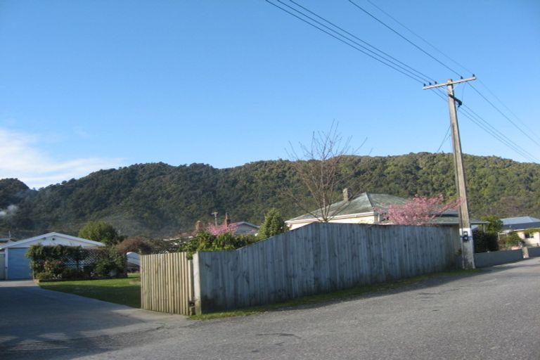 Photo of property in 37 Nelson Quay, Cobden, Greymouth, 7802