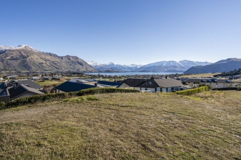 Photo of property in 10 Mataraki Place, Wanaka, 9305