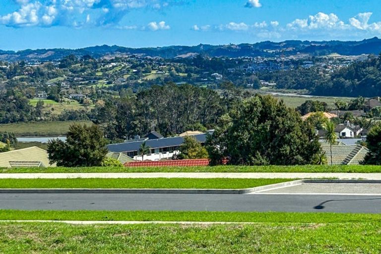 Photo of property in 25 Anehana Place, Stanmore Bay, Whangaparaoa, 0932