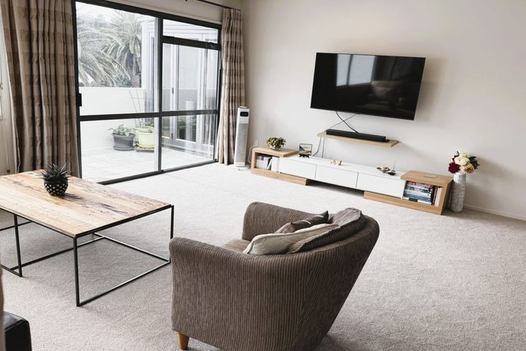 Photo of property in 7d Puriri Avenue, Orewa, 0931