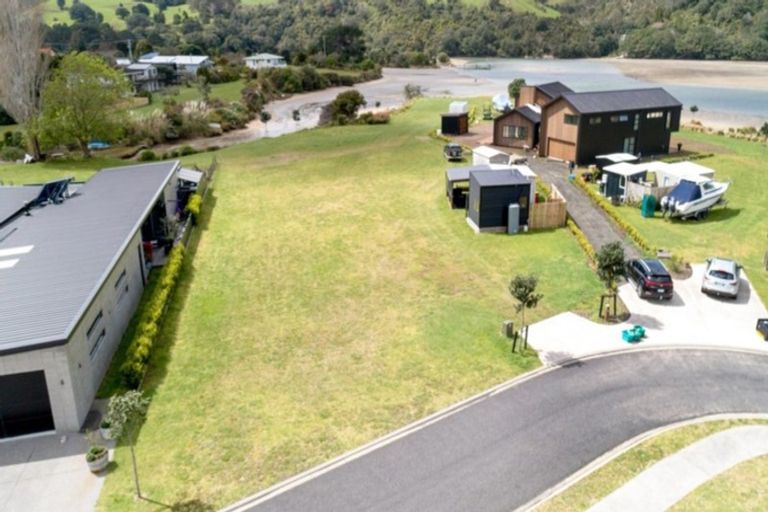 Photo of property in 23 Admiral Drive, Cooks Beach, Whitianga, 3591