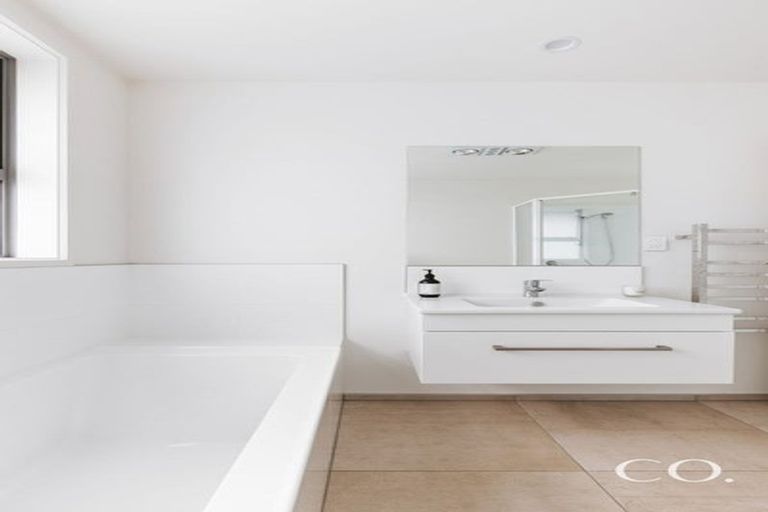 Photo of property in 15 Furlong Road, Papamoa, 3118