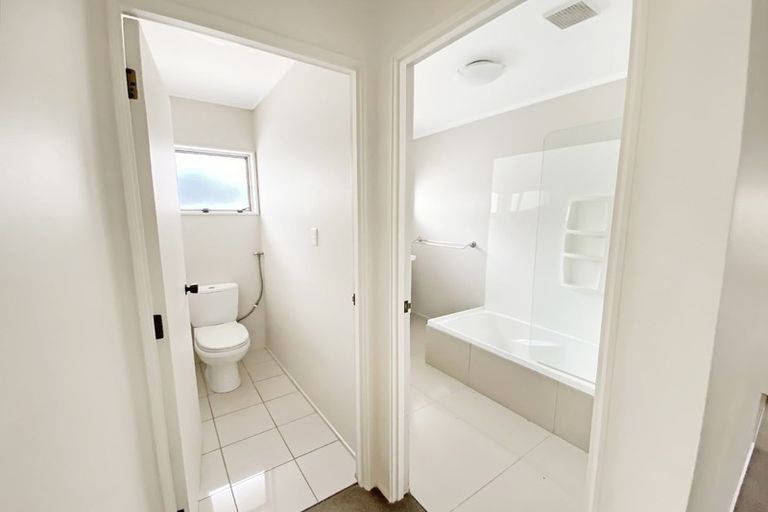 Photo of property in 2/25 Palliser Lane, Browns Bay, Auckland, 0630