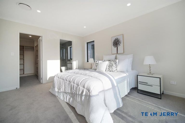 Photo of property in 21 Knockanara Drive, Flat Bush, Auckland, 2019
