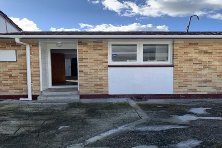 Photo of property in 2/48 Oregon Drive, Maoribank, Upper Hutt, 5018