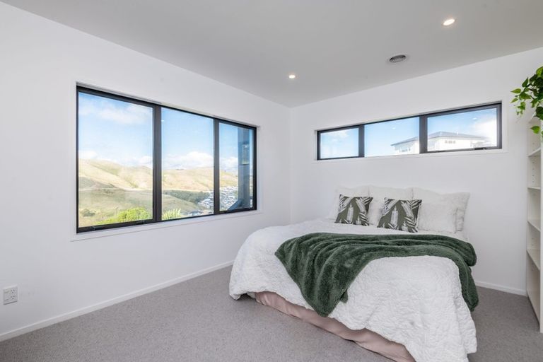 Photo of property in 140 Amesbury Drive, Churton Park, Wellington, 6037