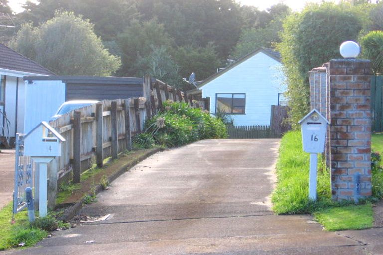 Photo of property in 14 Ransom Smyth Drive, Goodwood Heights, Auckland, 2105