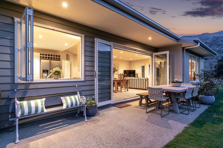 Photo of property in 50 Kelliher Drive, Wanaka, 9305