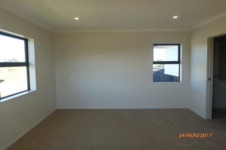 Photo of property in 32 Kaimanawa Road, Karaka, Papakura, 2113