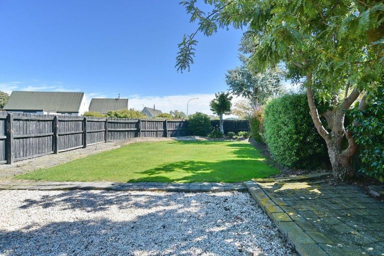 Photo of property in 6 Luxton Place, Rangiora, 7400