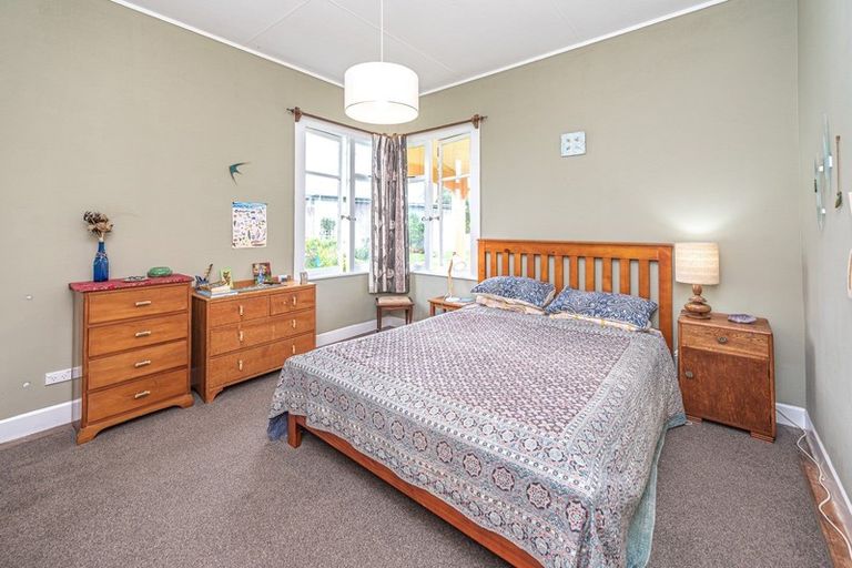 Photo of property in 25 Brassey Street, Waverley, 4510