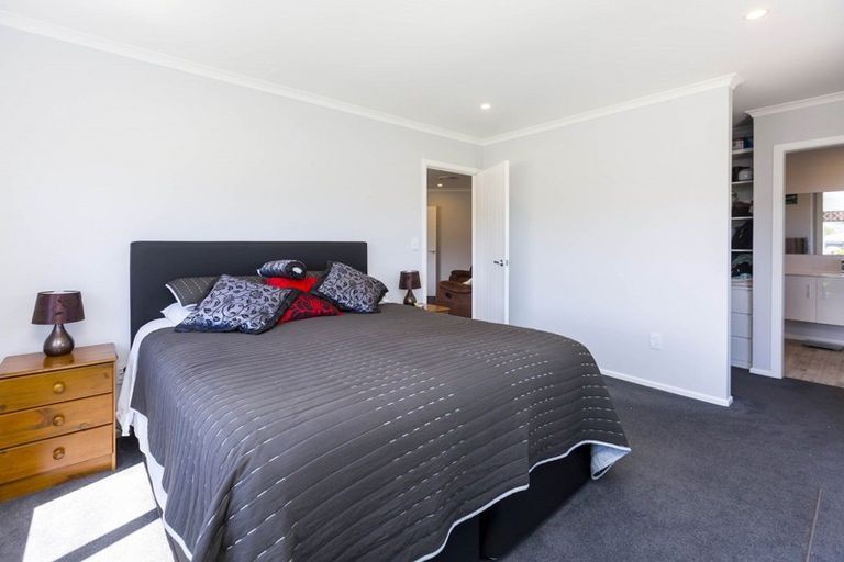 Photo of property in 17 Gilruth Road, Wallaceville, Upper Hutt, 5018