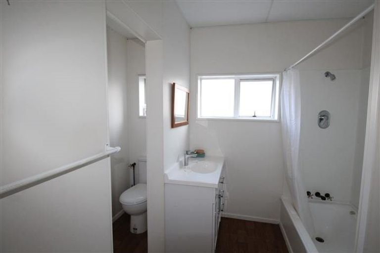 Photo of property in 48 Oxford Street, South Dunedin, Dunedin, 9012