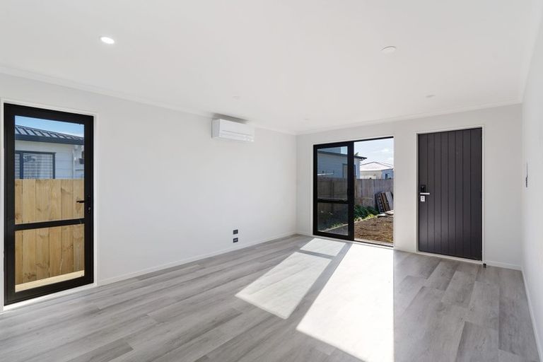 Photo of property in 8e Kent Road, Manurewa, Auckland, 2102