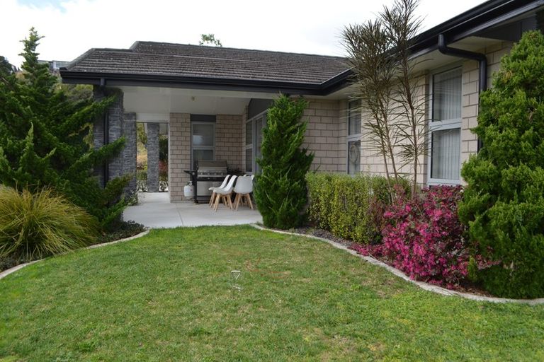 Photo of property in 35 Rochfort Crescent, Pyes Pa, Tauranga, 3112