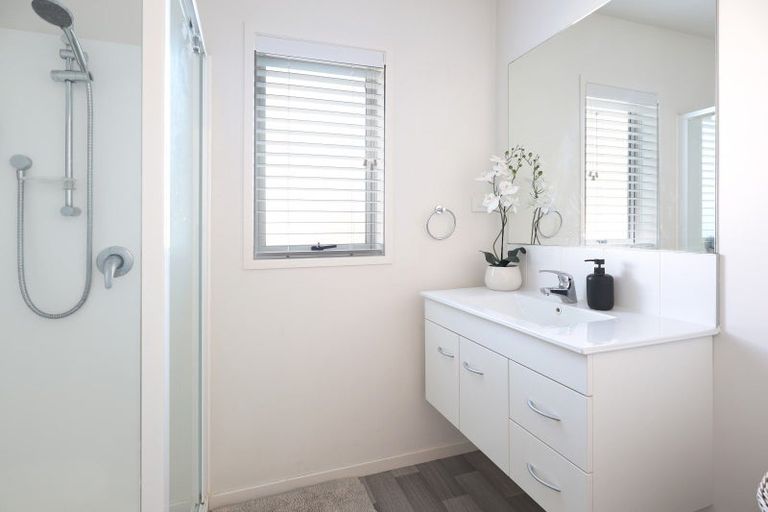 Photo of property in 11 Kamahi Crescent, Papamoa Beach, Papamoa, 3118