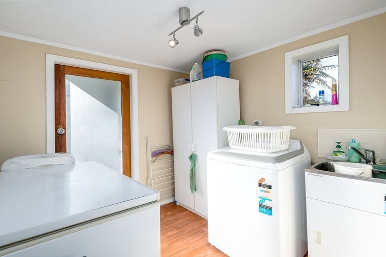 Photo of property in 15 Pembroke Street, Waimate, 7980