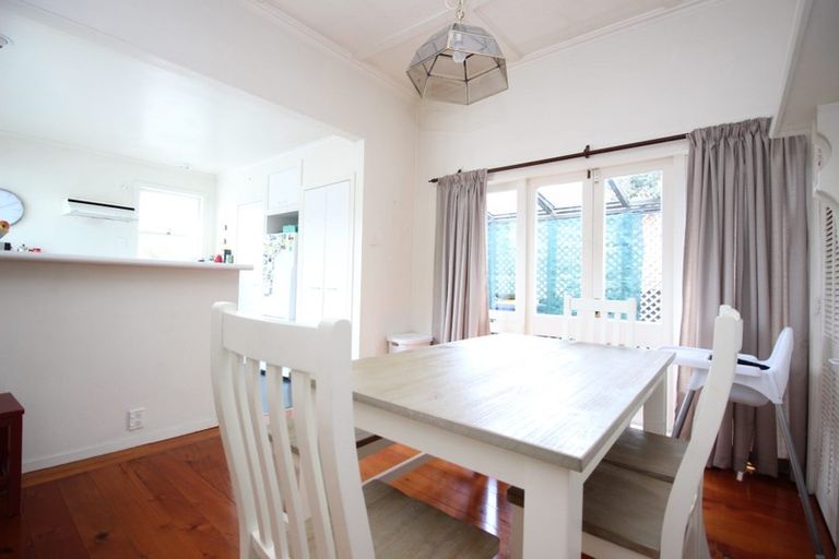 Photo of property in 25a Belle Vue Avenue, Northcote Point, Auckland, 0627