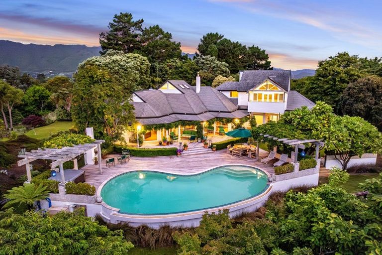 Photo of property in 283 Ngarara Road, Waikanae, 5391