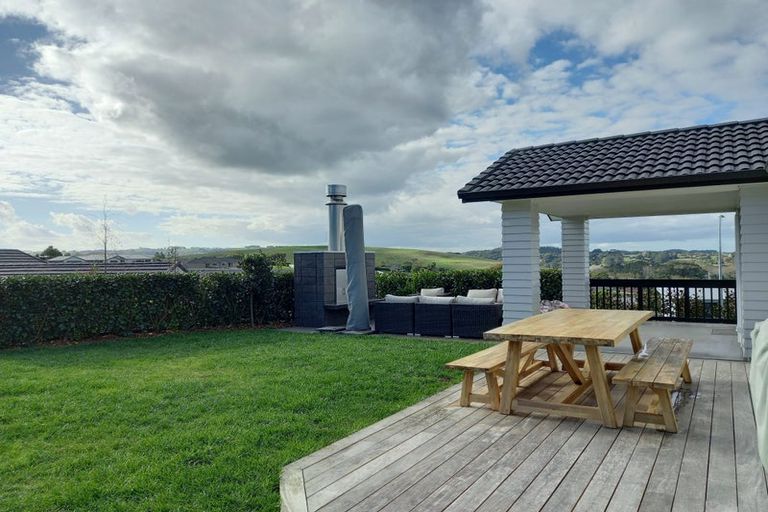 Photo of property in 106 Solan Drive, Waimauku, 0812